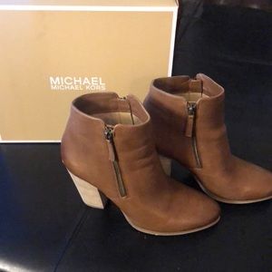 Michael Kors Tan Bootie 8M
